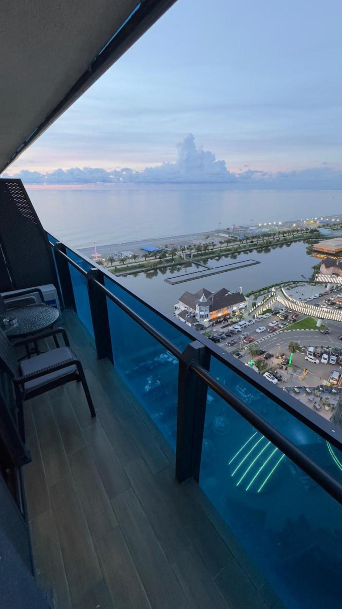 Orbi City Best Apartments บาทูมิ ภายนอก รูปภาพ